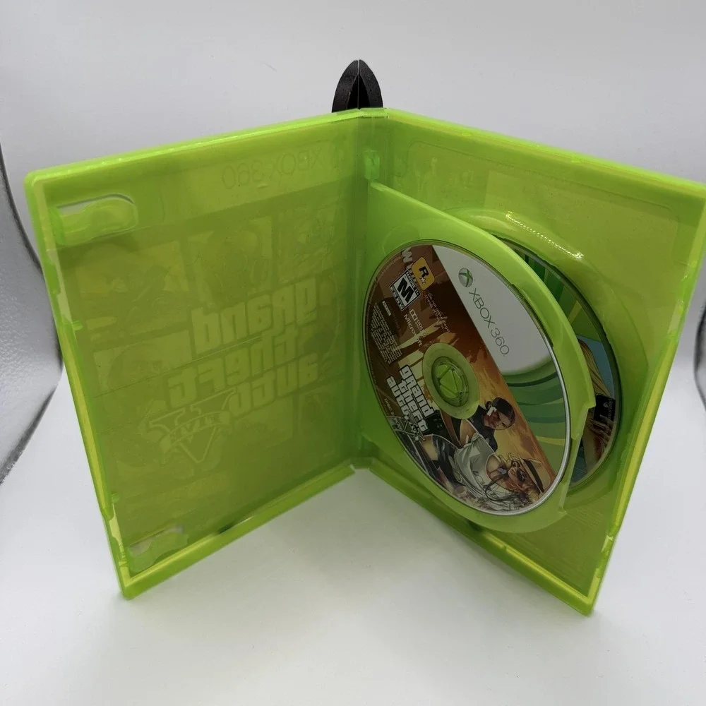 Grand Theft‎ Auto V Microsoft Xbox 360 Game M Rockstar NTSC 2013 2 Disc Action